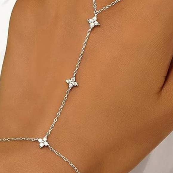 925 Sterling Silver Elegant Hand Chain Bracelet - Picture 3 of 5